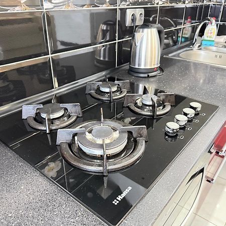 צ'יסינאו Cozy Two Bedroom Large Apartment מראה חיצוני תמונה