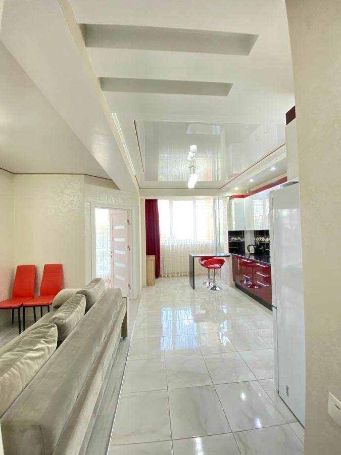 צ'יסינאו Cozy Two Bedroom Large Apartment מראה חיצוני תמונה