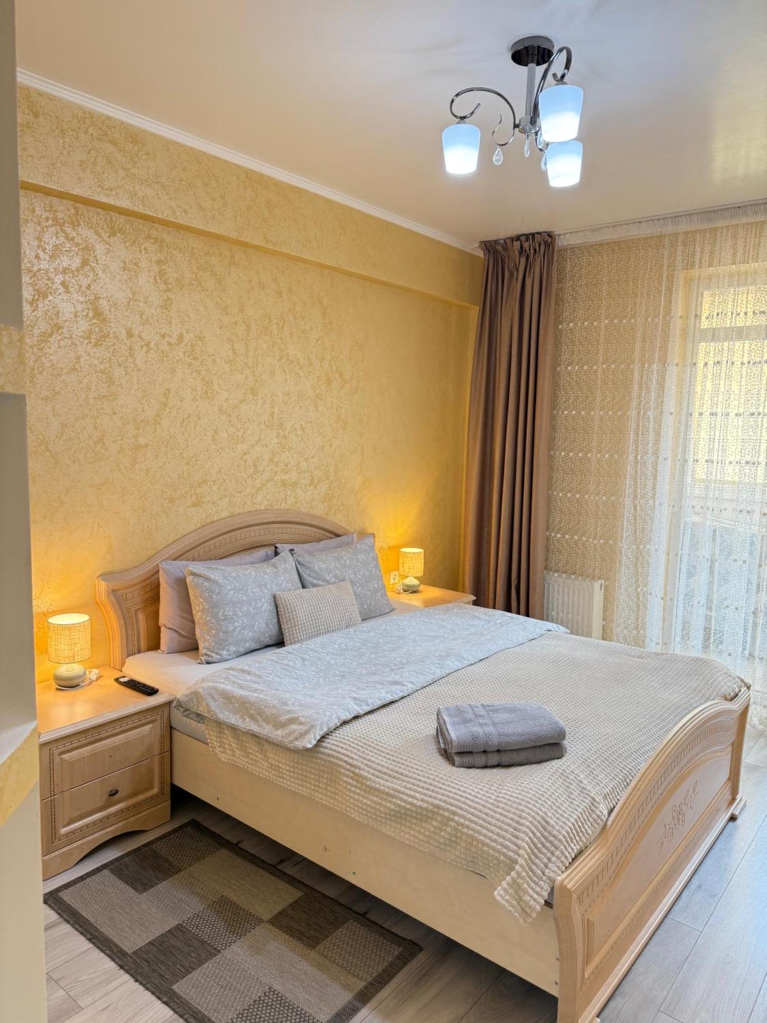 צ'יסינאו Cozy Two Bedroom Large Apartment מראה חיצוני תמונה