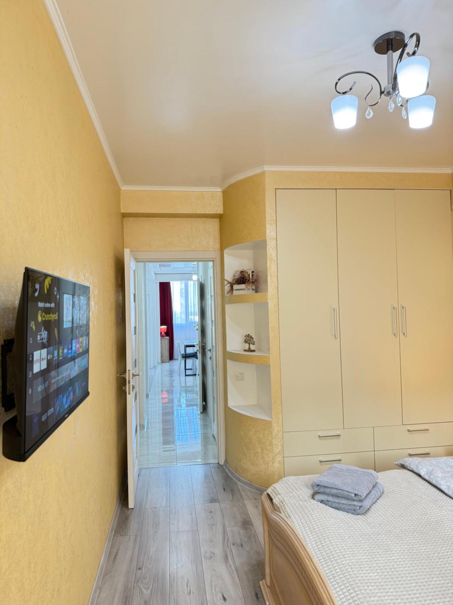 צ'יסינאו Cozy Two Bedroom Large Apartment מראה חיצוני תמונה