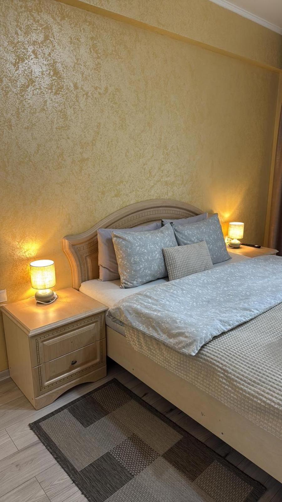 צ'יסינאו Cozy Two Bedroom Large Apartment מראה חיצוני תמונה