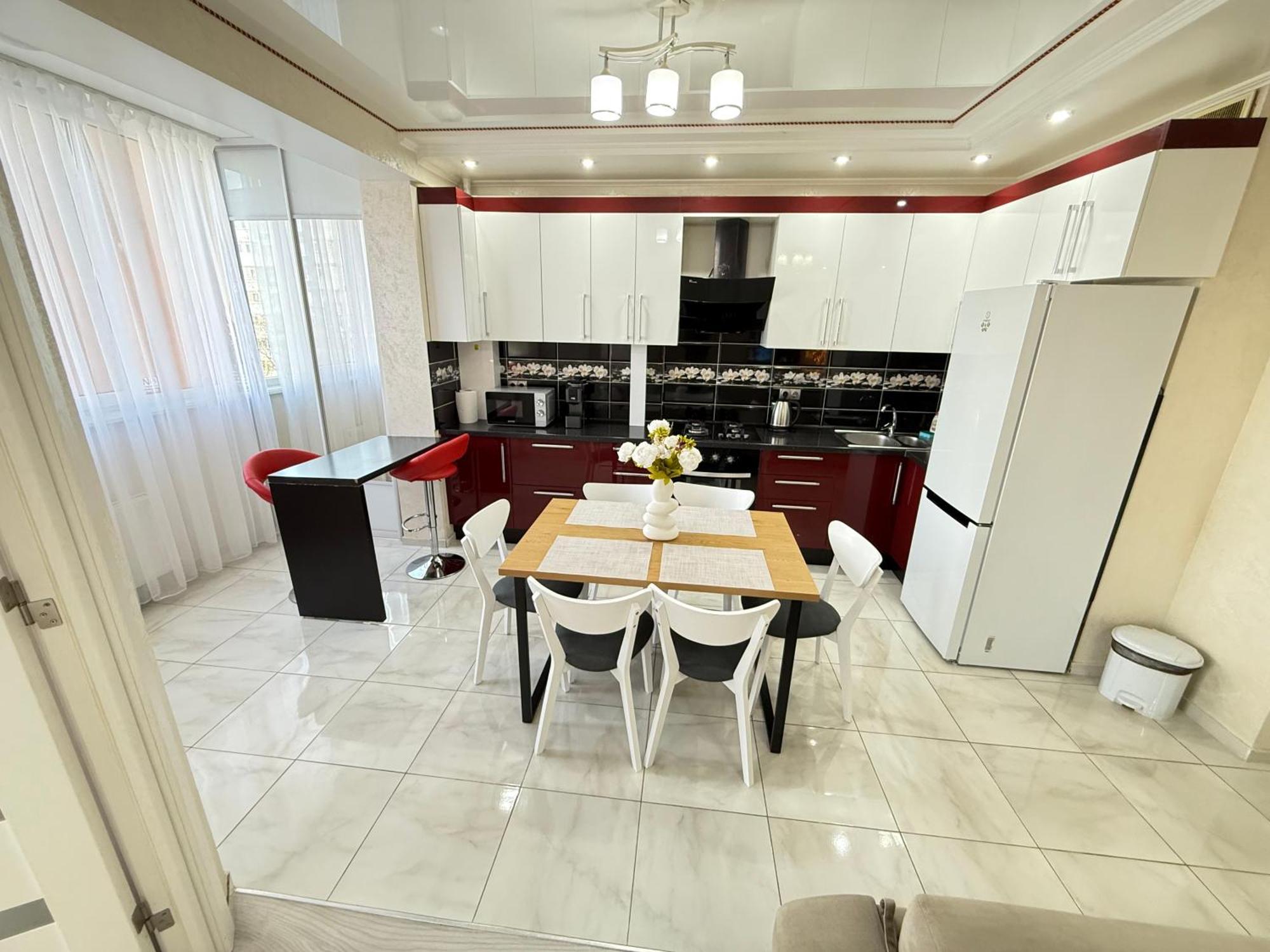 צ'יסינאו Cozy Two Bedroom Large Apartment מראה חיצוני תמונה