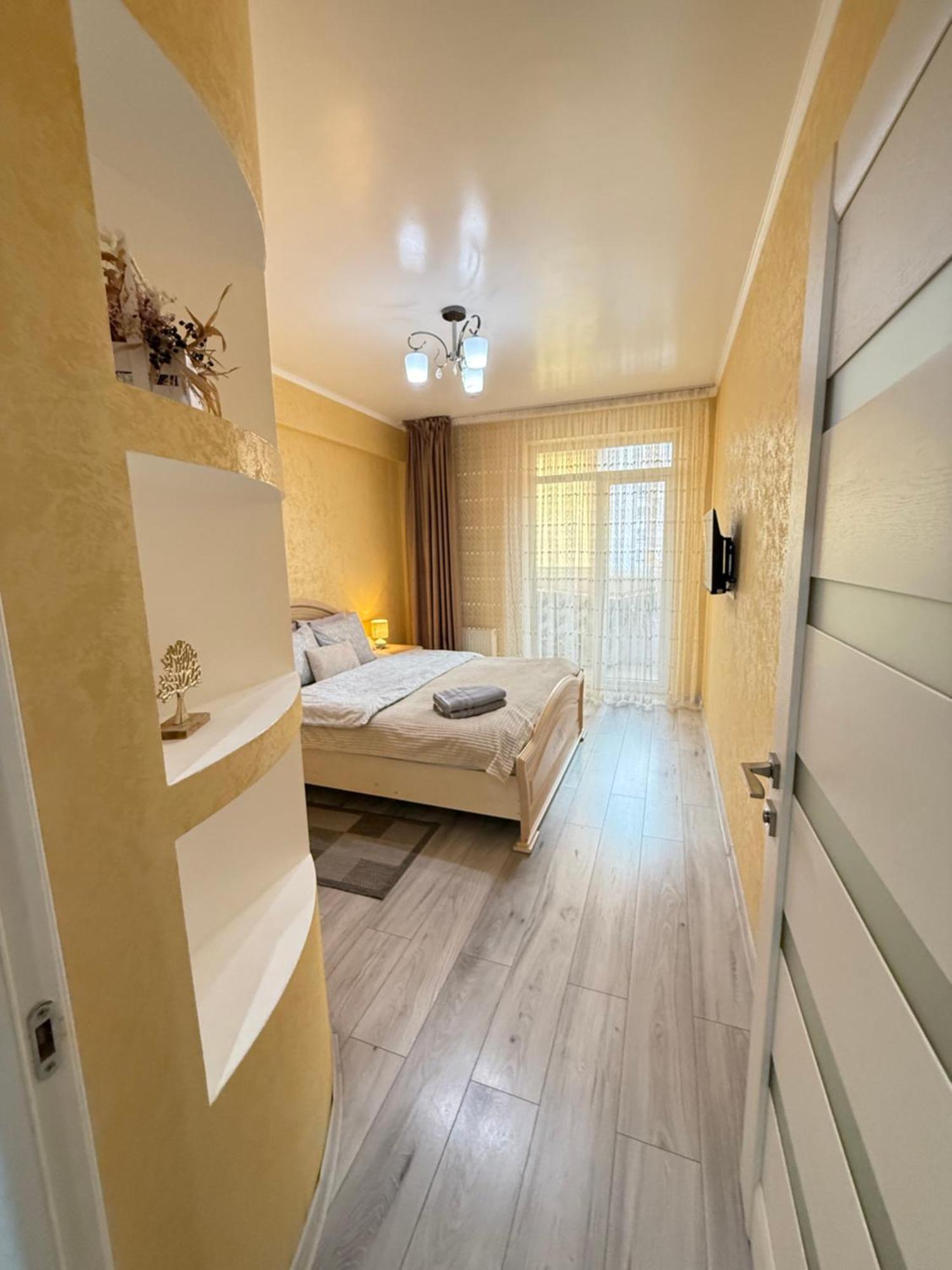 צ'יסינאו Cozy Two Bedroom Large Apartment מראה חיצוני תמונה