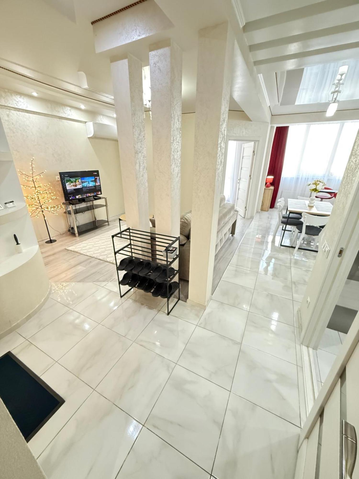 צ'יסינאו Cozy Two Bedroom Large Apartment מראה חיצוני תמונה