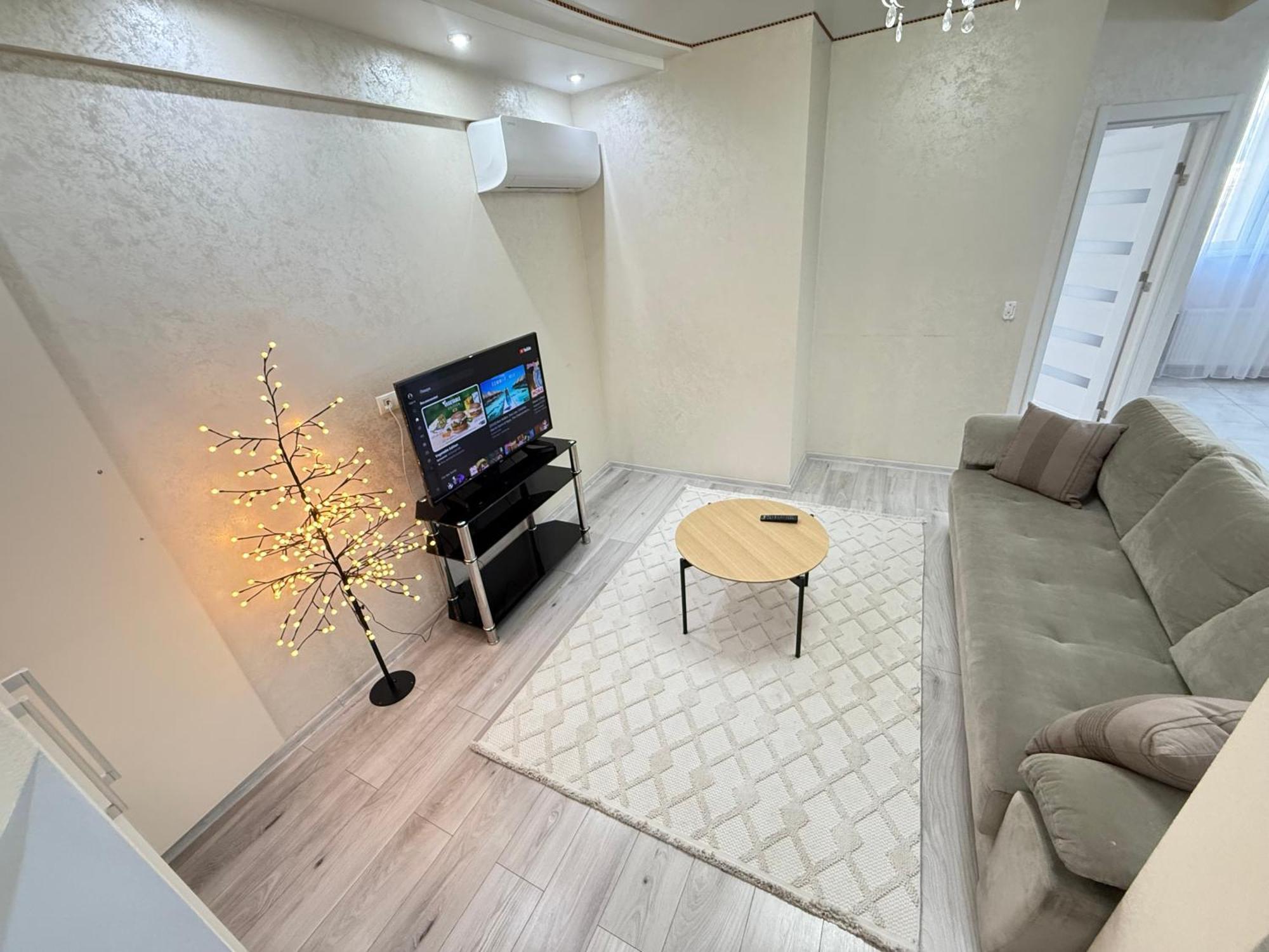 צ'יסינאו Cozy Two Bedroom Large Apartment מראה חיצוני תמונה